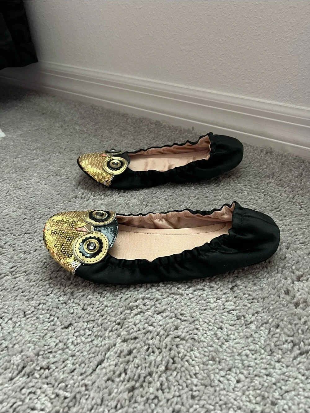EUC Kate Spade Black Ballet Flats / Slippers with Gold Sequin Owl 6